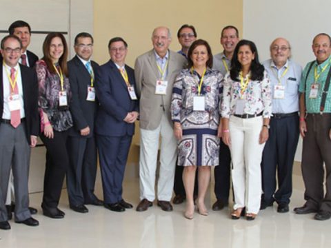 Grupo de conferencistas del II Congreso Internacional de Trasplante de Progenitores Hematopoyéticos o Células Madre, aparecen de izquierda a derecha: Marcela Estupiñán, David Jacobsohn, Juan Manuel Herrera, Virginia Abello, Leonardo Rojas, Ernesto Ayala, Miguel Sanz, Marcos García, Claudia Sossa, Carmen Rosales, Gustavo Gutiérrez, Enric Carreras, Amado Karduss y Oscar Ramírez.