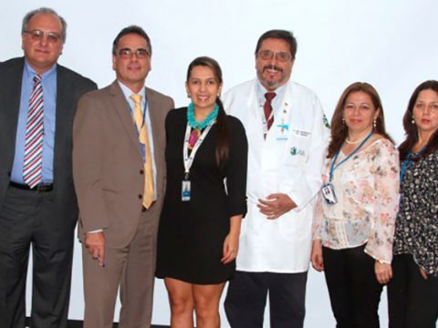 De izquierda a derecha: Carlos Paredes, Jefe División de Calidad FOSCAL; Jorge Ricardo León Franco, Director General FOSCAL; Armando Alvarado Kurzer, Auditor Líder ICONTEC; Carolina Galvis Villareal, Sub Directora General FOSCAL; Juan Carlos Mantilla Suárez, Director Médico General FOSCAL; Claudia Liliana Guerrero Otero, integrante grupo evaluador ICONTEC; Zulma Yolanda Orjuela, integrante grupo evaluador ICONTEC y Alvaro Torres Franco, Director Médico Asistencial FOSCAL.