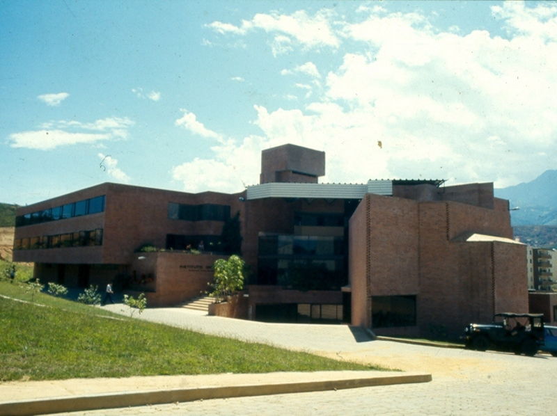 Sede cañaveral Fundación Oftalmológica de Santander FOS - 1982